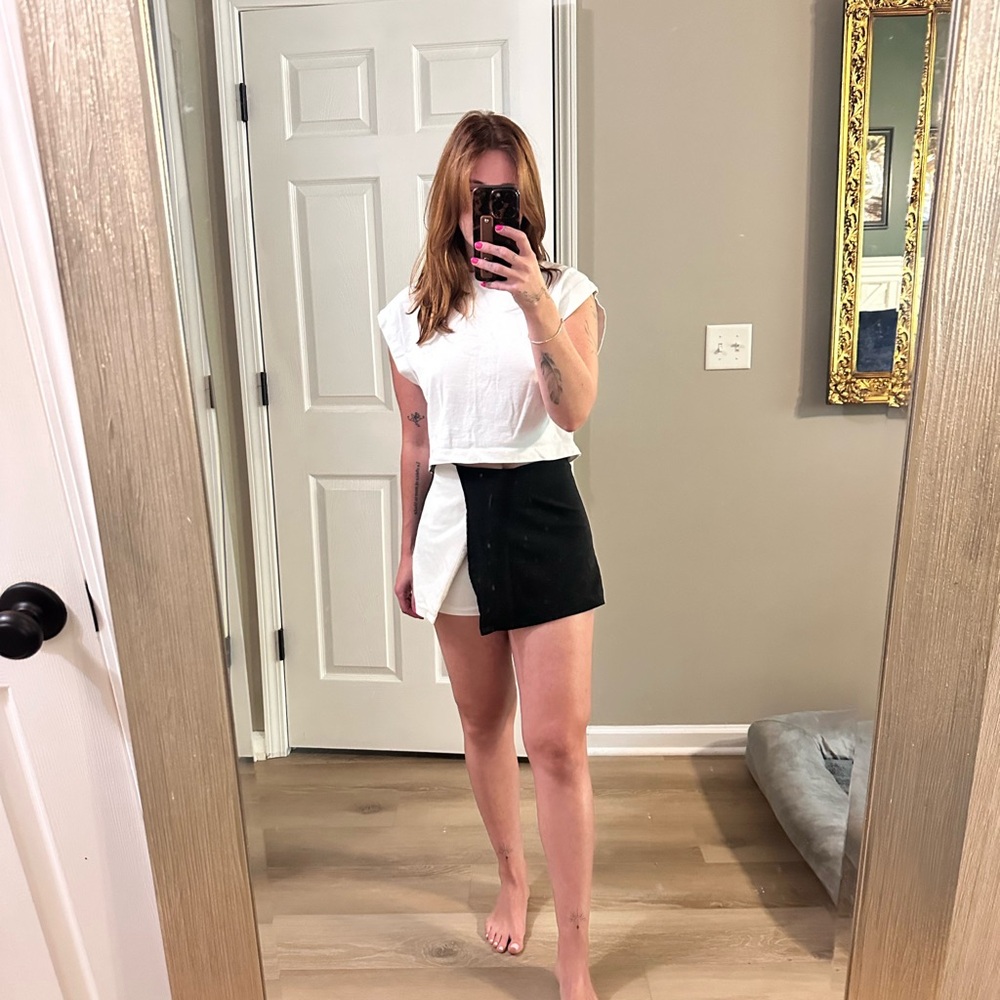 Superdown Black and White Skirt